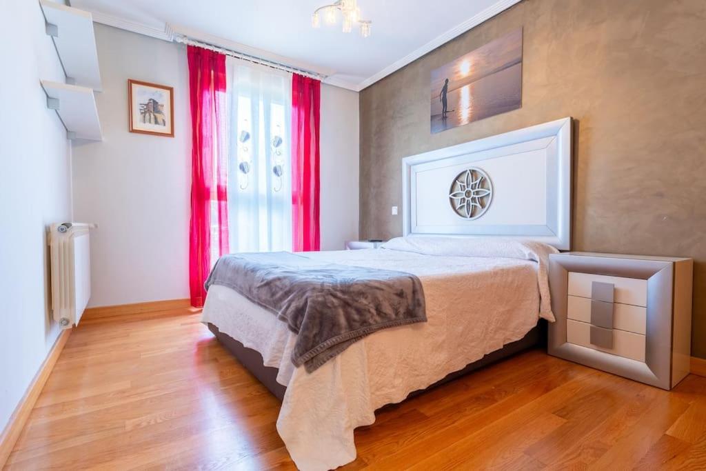 Apartamento En El Corazon De La Ciudad Con Parking Santender Kültér fotó