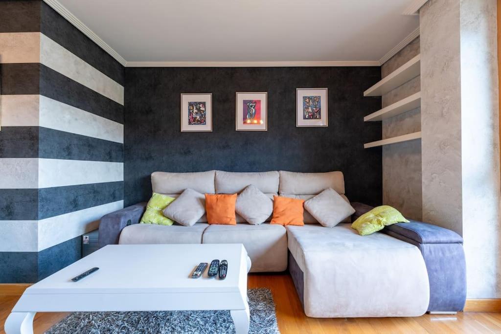 Apartamento En El Corazon De La Ciudad Con Parking Santender Kültér fotó