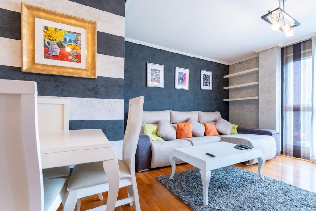 Apartamento En El Corazon De La Ciudad Con Parking Santender Kültér fotó